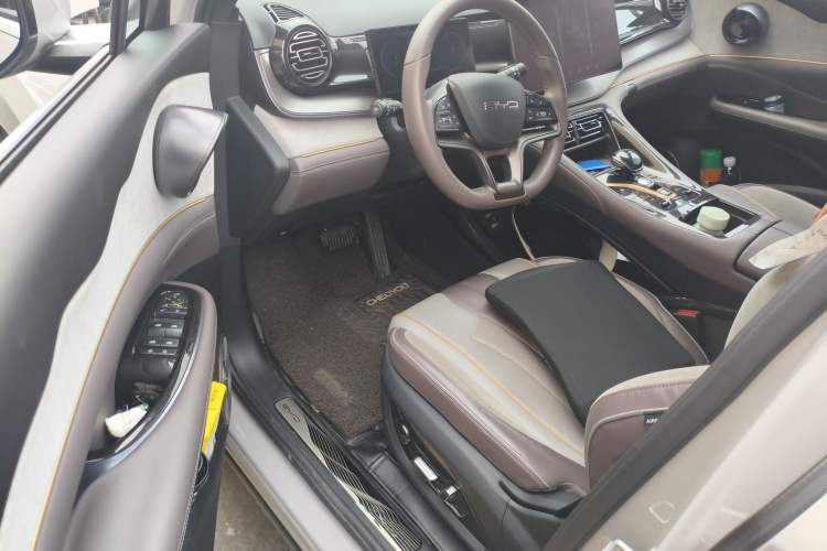 Used BYD Frigate 07 2023 DM-i 100KM Prestige Model
