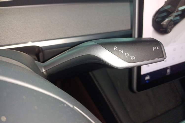 Used Tesla Model Y 2023 Long-Range All-Wheel-Drive Version