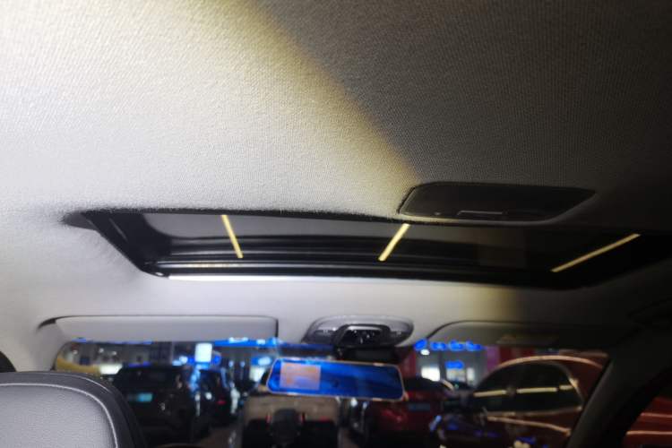 Used Hyundai Elantra 2021 1.5L CVT LUX Prestige Edition
