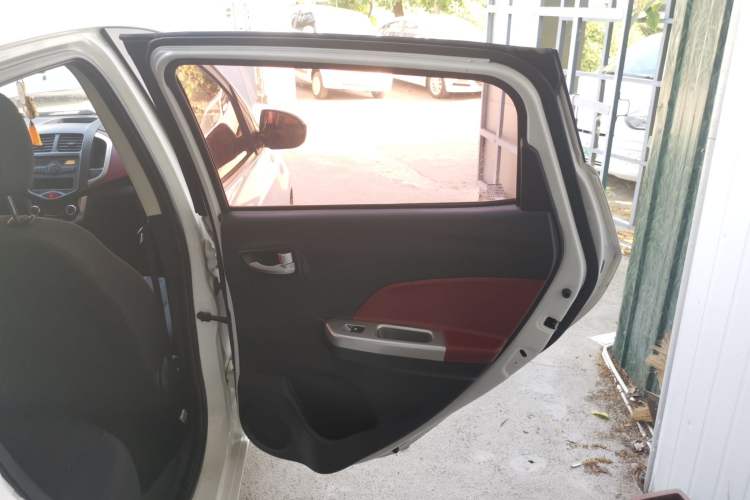 Used CHANGAN Benni 2015 1.4L Manual Luxury Model China V Standard
