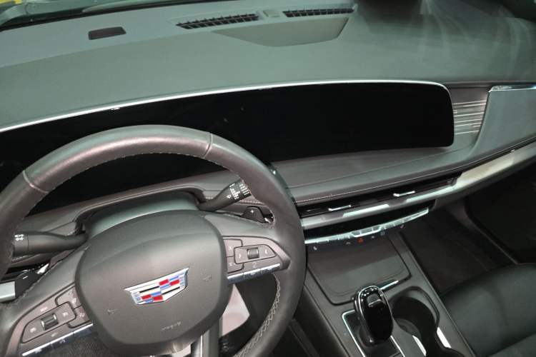 Used Cadillac XT4 2024 28T Two-Wheel-Drive Luxury Version