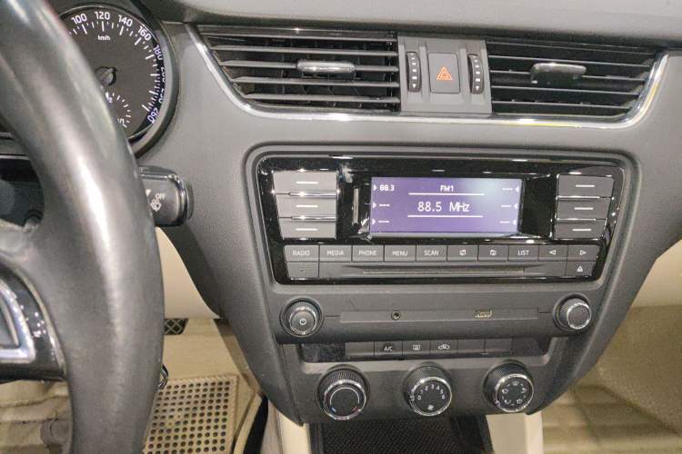 Used Skoda Octavia 2015 1.6L Manual Yijun Edition