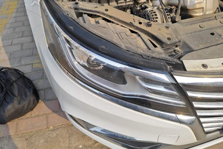 Used Roewe i6 2019 PLUS 1.6L CVT 4G Connected Flagship Deluxe Edition Right Front Headlight