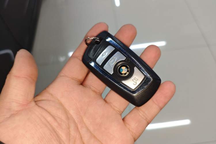 Used BMW 5 Series 2014 525Li Luxury Design Package
