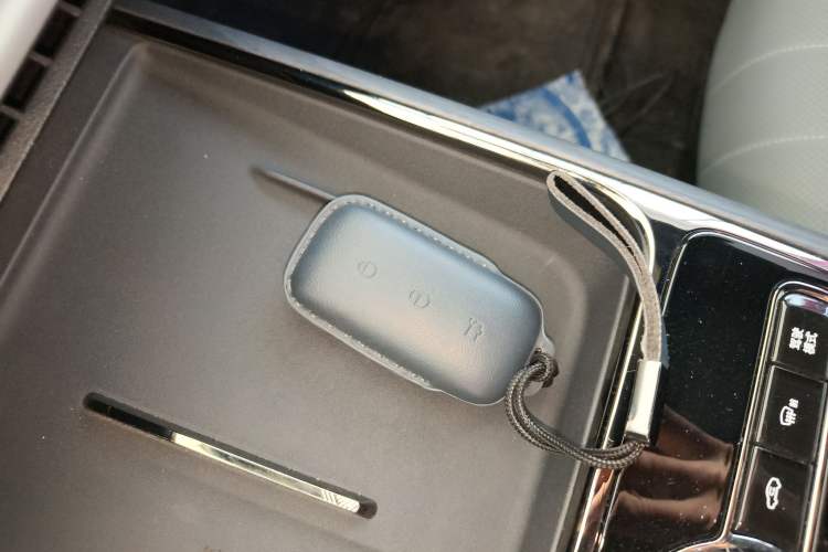 Used Geely Galaxy E8 2025 700 km Long-Range Intelligent Driving Version