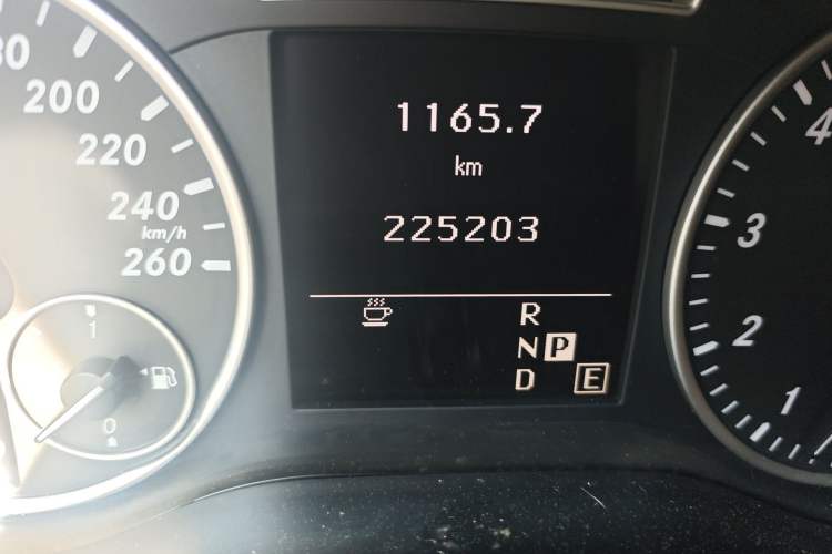 Used Mercedes-Benz B-Class 2012 B 180 Odometer Close Up