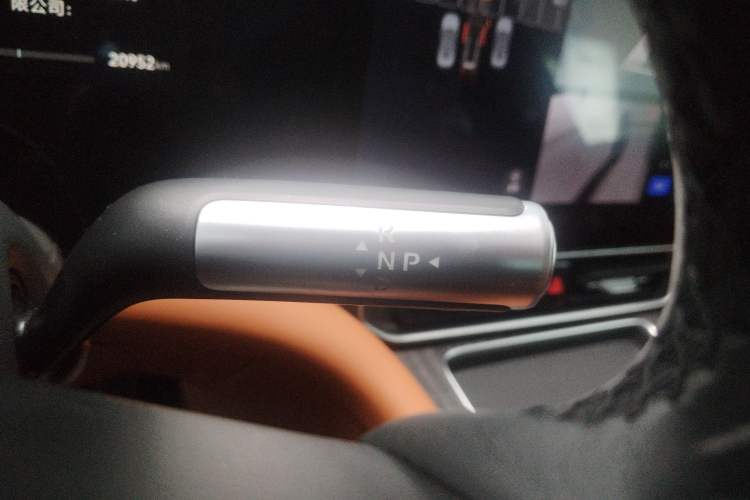 Used Hima AITO M9 2024 Range-Extended Ultra Version 52 kWh 5-Seater Model Gear Lever