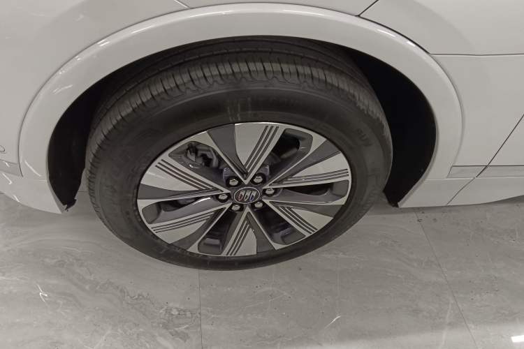 Used Buick E5 2025 Model 620KM Prestige Edition
