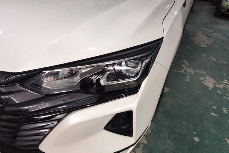 Used Dongfeng Aeolus Yixuan MAX 2021 1.5T Super Cool Trendy Dad Edition Left Front Headlight