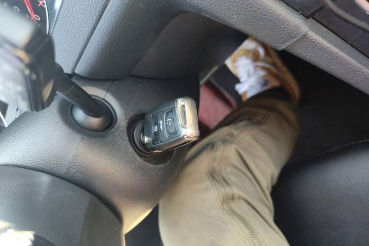 Used Volkswagen Golf 2017 230TSI Automatic Comfort Edition – Celebrating Milestone of One Million Units Vehicle Key