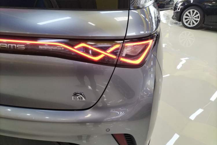 Used BYD Dolphin 2021 405 km Fashion Edition Right Rear Taillight