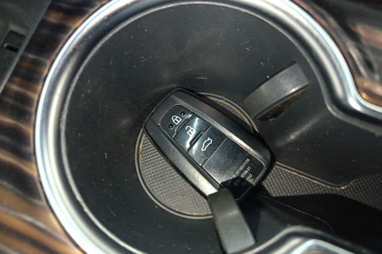 Used Toyota Camry 2019 2.0G Luxury Edition China VI Standard
