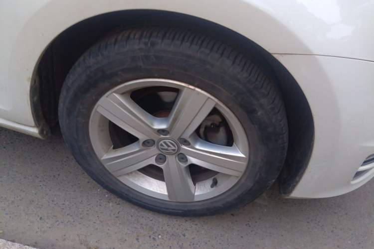 Used Volkswagen Golf 2017 1.6L Automatic Comfort Million-Vehicle Anniversary Edition