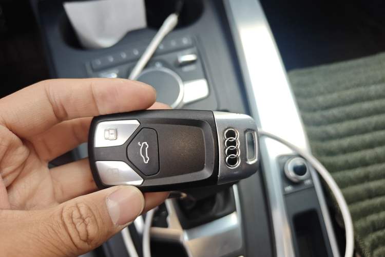 Used Audi A4L 2018 30th Anniversary Edition 40 TFSI Fashion Model Vehicle Key