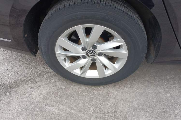 Used Volkswagen Passat 2021 280TSI Business Edition Right Rear Wheel Hub