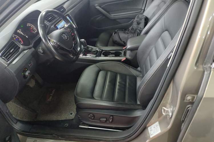 Used Volkswagen Passat 2017 330TSI DSG Luxury Edition