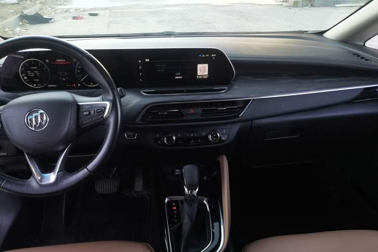 Used Buick GL6 2021 323T Mild Hybrid Connect Prestige Model
