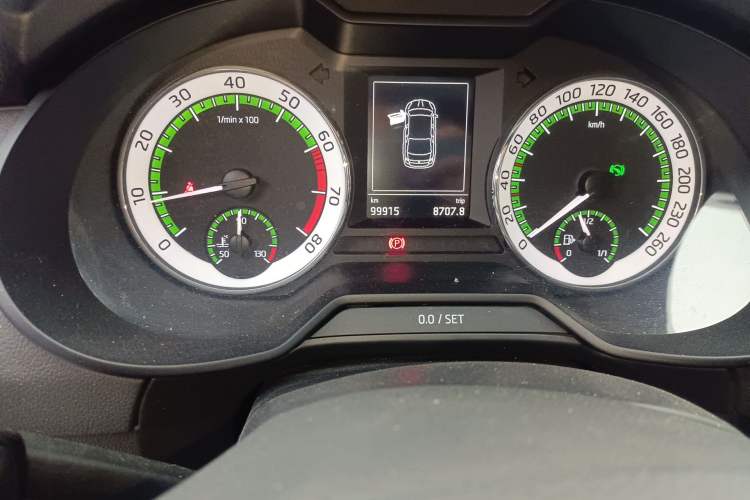 Used Skoda Octavia 2019 1.5L Automatic Smart Drive Luxury Edition China VI Standard Odometer Close Up