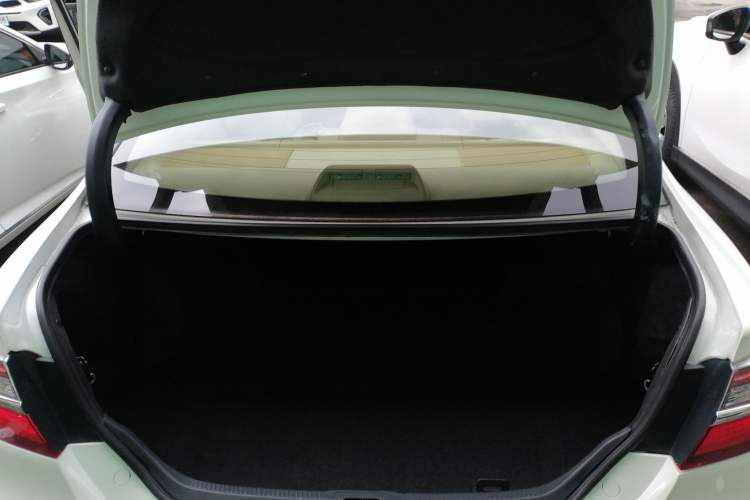 Used Toyota Camry 2015 2.0E Elite Edition
