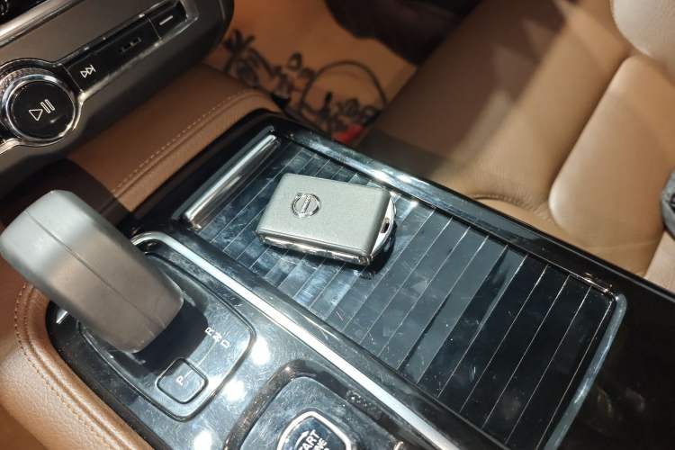 Used Volvo S90 New Energy 2021 T8 e-Drive Hybrid Luxury Edition
