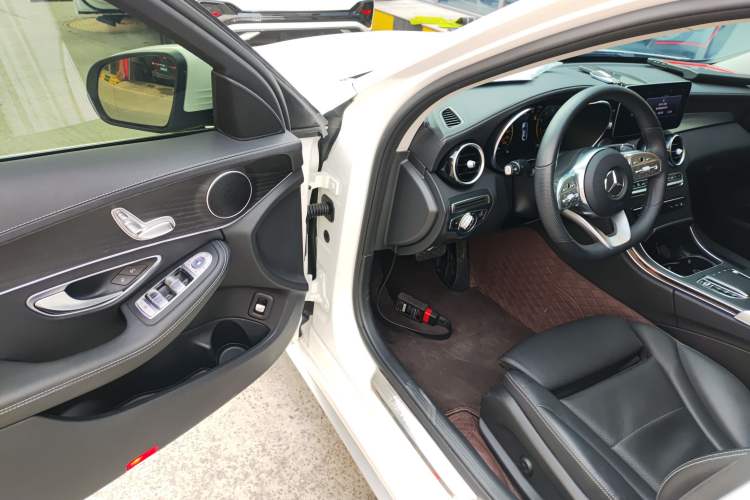 Used Mercedes-Benz C-Class 2021 C 200 L Fashion Edition Sport Version Interior 3