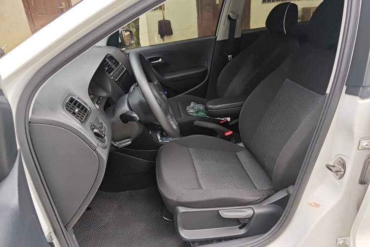 Used Volkswagen Polo 2013 1.4L Automatic Comfort Edition