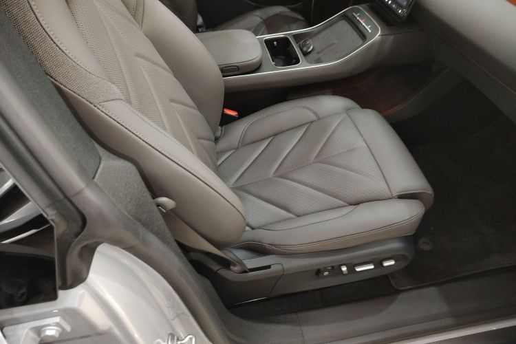 Used Nio ET5T 2025 75 kWh Touring Right Front Seat