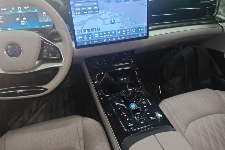 Used BYD Han 2025 DM-i 125KM Elite Model Audio And AC Panel