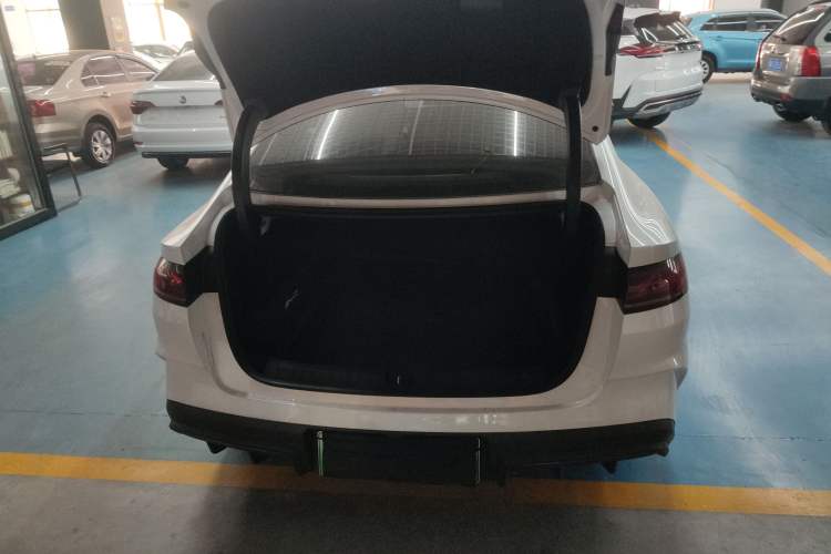 Used BYD Qin L 2025 DM-i Smart Drive 80KM Leading Model