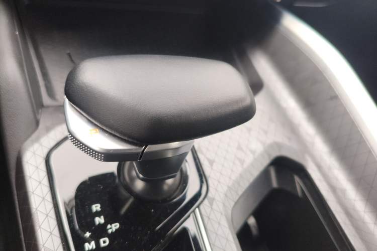 Used Geely Auto Preface 2023 1.5TD Fuyao Version Gear Lever