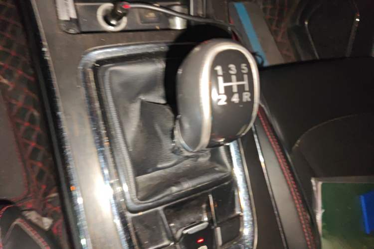 Used SWM G05 2021 PRO 2.0L Manual Elite 7-seater