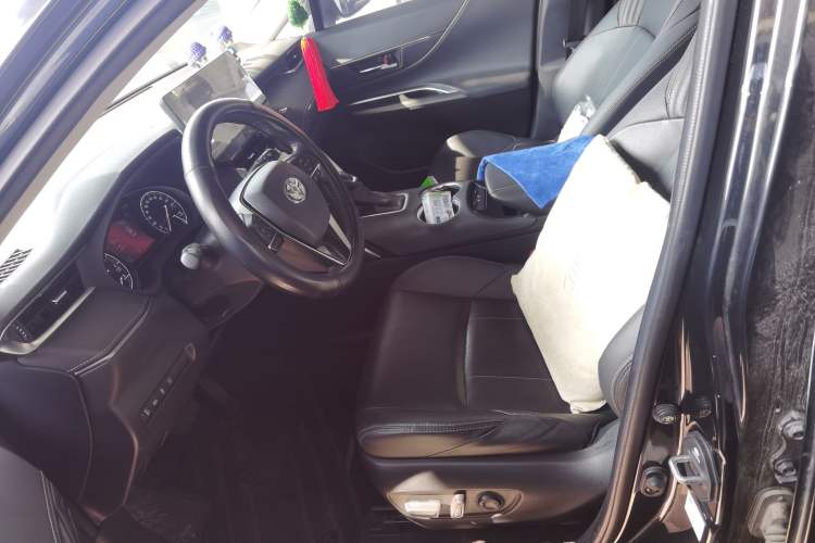 Used Toyota Harrier 2022 2.0L CVT Two-Wheel Drive Deluxe Edition