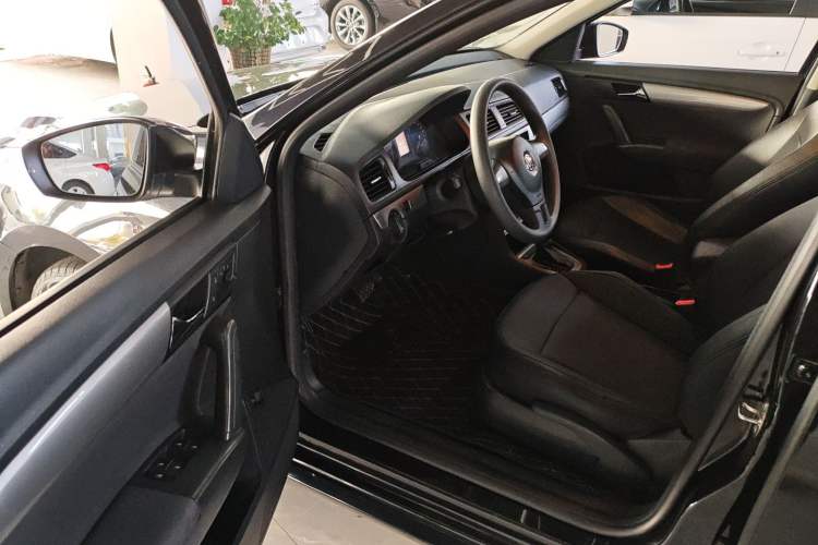 Used Volkswagen Lavida 2017 1.6L Automatic Comfort Edition
