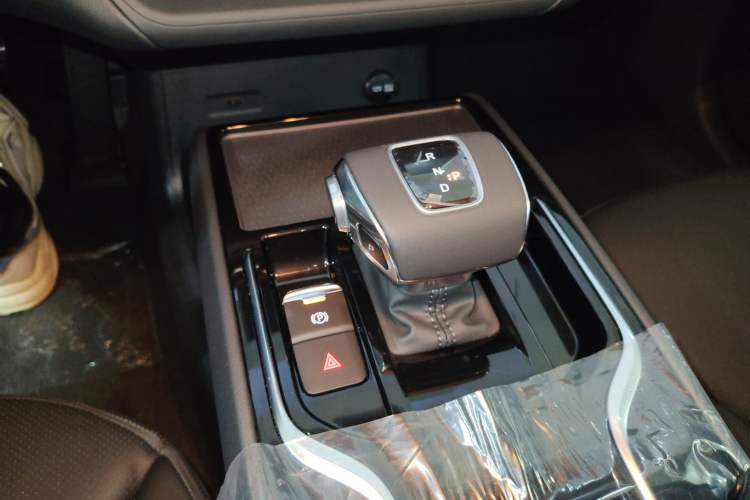 Used Hongqi E-QM5 2023 Revised Version Basic Travel Edition Gear Lever