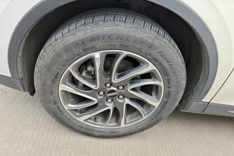 Used Lincoln Corsair 2021 2.0T Two-Wheel-Drive Luxury Edition Left Front Wheel Hub