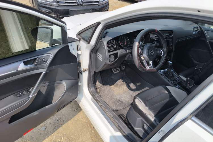 Used Volkswagen Golf 2016 1.4TSI Automatic R-Line Driver Seat