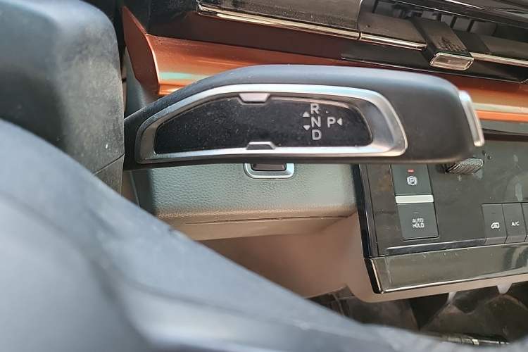 Used Farizon Super VAN 2024 Zhifu Edition Mid-Drive Mid-Roof 83 kWh Gear Lever