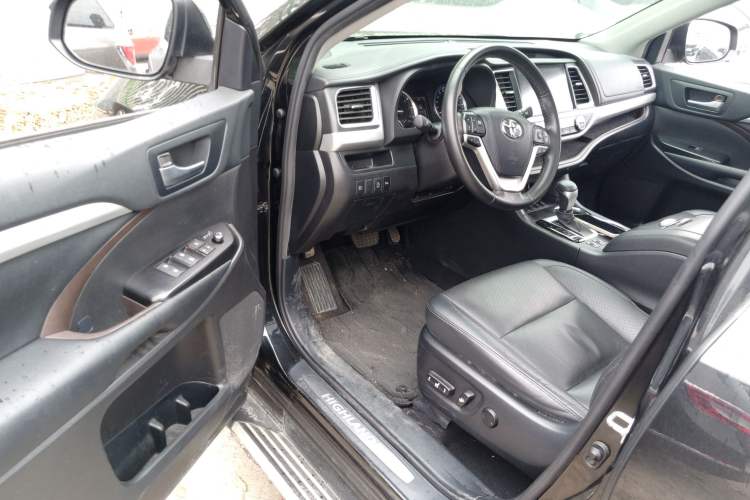 Used Toyota Highlander 2021 2.0T Four-Wheel Drive Luxury Edition 7 Seats Driver Seat