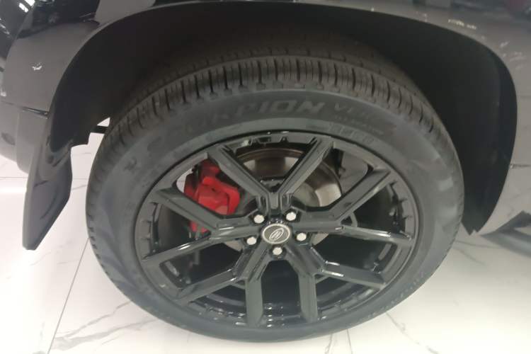 Used Land Rover Defender 2022 90 2.0T P300 Tiger-Power Ambition Edition
