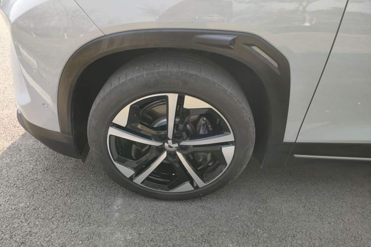 Used Nio ES7 2022 100 kWh Left Front Wheel Hub