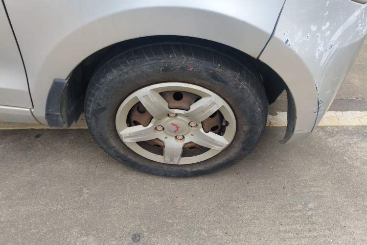Used Wuling Hongguang 2014 1.5L Base Version Right Front Wheel Hub