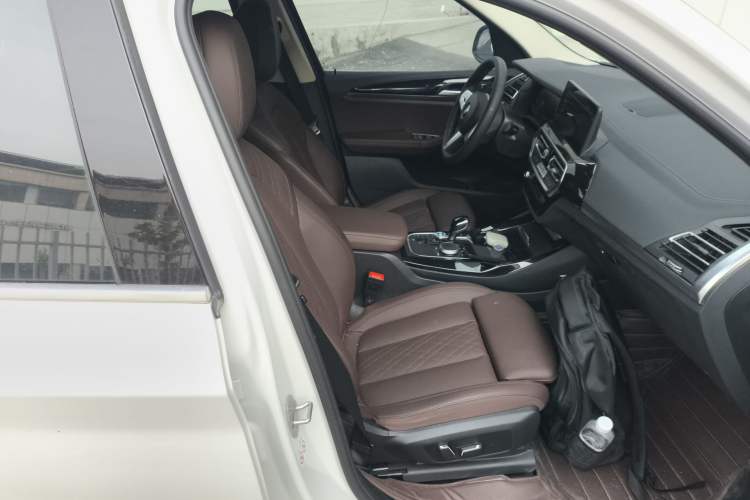 Used BMW X3 2023 xDrive25i M Sport Package Right Front Seat