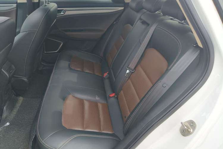 Used Geely Auto Emgrand GL 2017 1.3T DCT Luxury Model Left Rear Seat