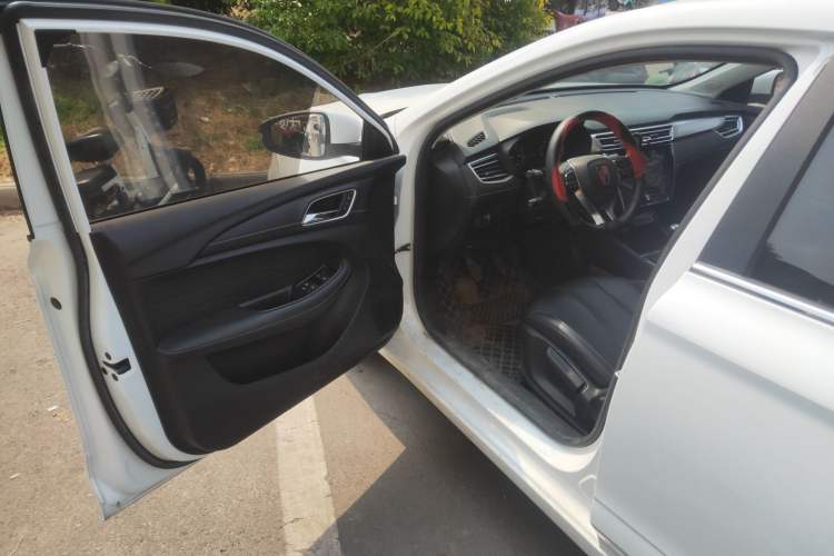 Used Roewe i5 2019 1.5L Manual 4G Connectable Langhao Edition