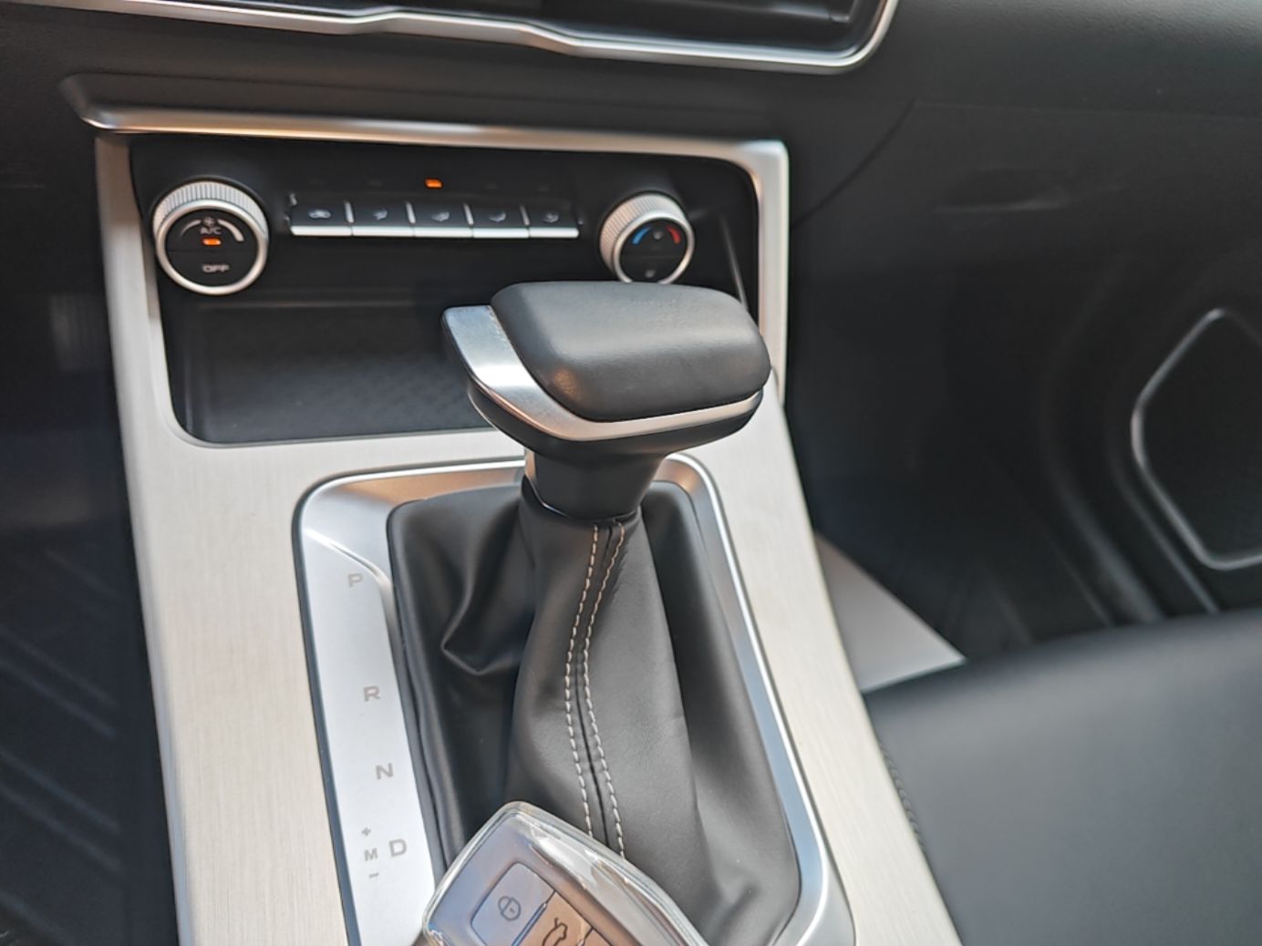 Geely Auto Coolray 2025 1.5L CVT Super Edition — снимка 16