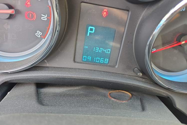 Used Buick GT 2013 XT 1.6L Automatic Fashion Edition Odometer Close Up