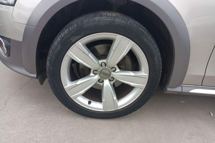 Used Audi A4 2014 40 TFSI allroad quattro plus version