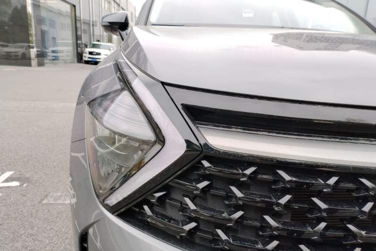 Used Kia Sportage (Chinese Domestic Model) 2025 1.5T Two-Wheel Drive Prestige Smart Enjoyment Version