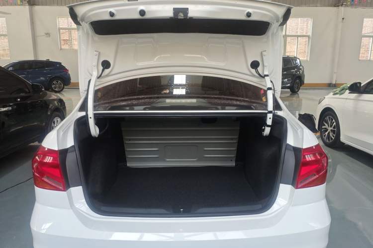 Used Volkswagen Jetta 2017 1.4L Manual Fashion Edition
