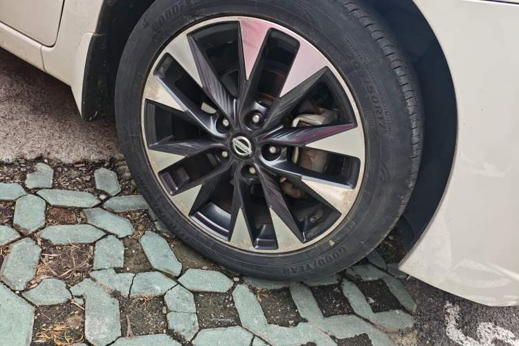 Used Nissan Lannia 2016 1.6L CVT Smart Cool Edition Right Front Wheel Hub